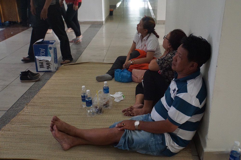 Lũ lượt khuân hành lý rời chung cư Carina Plaza